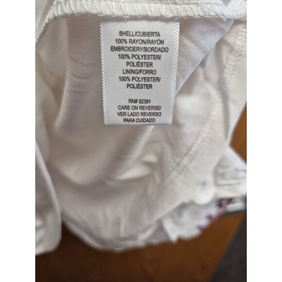 White Embroidered Sleeveless Boho Tunic Top XL W/ Floral Patterns V-Neck Tie-Bac - Picture 8 of 8